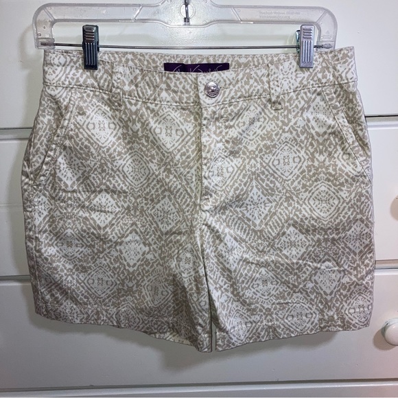 Gloria Vanderbilt Shorts Cream/white size 6. - Picture 1 of 7